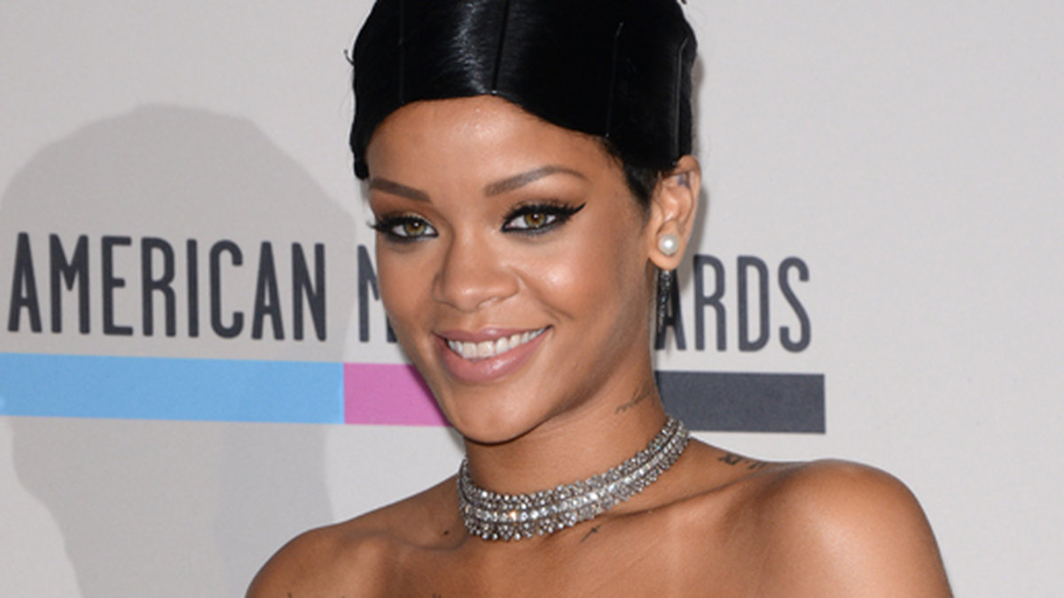 Rihanna blev årets favorit-artist i kategorin soul och r'n'b.