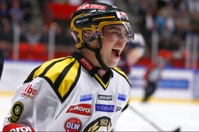 Calle Järnkrok tycker inte om att spela hockeyspel.