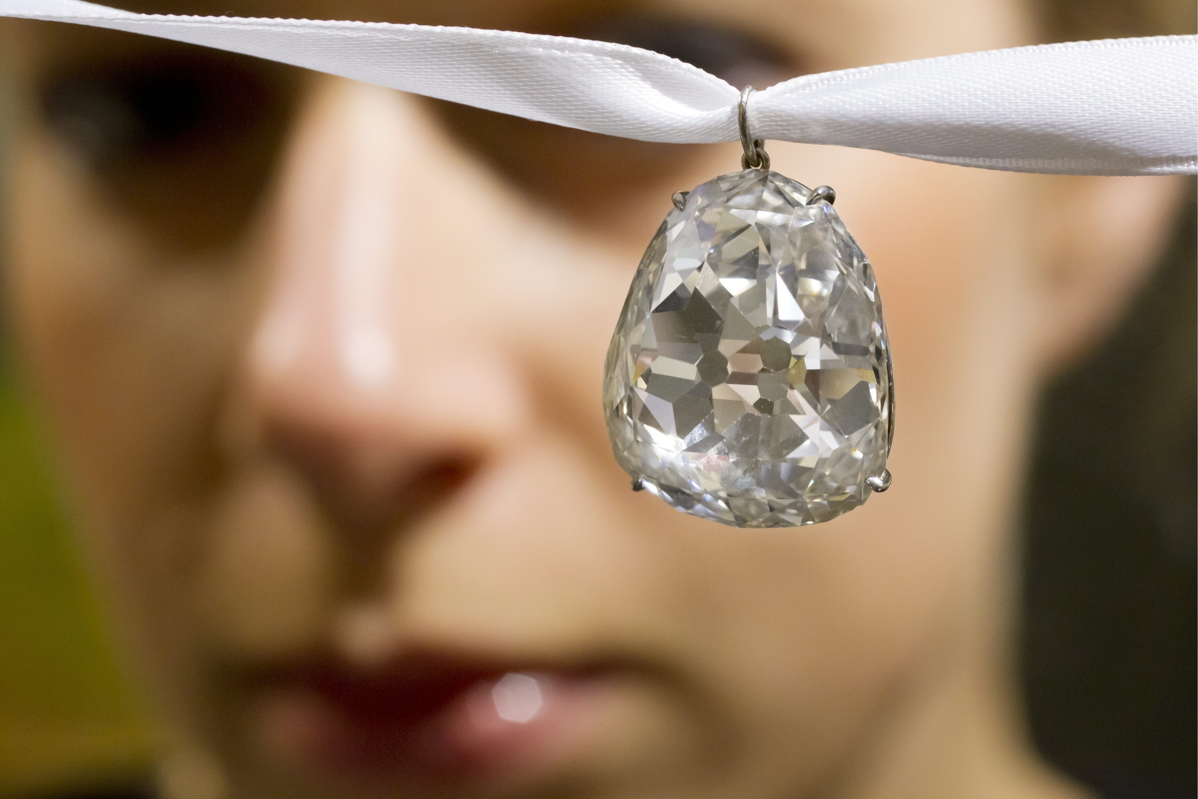 Slipade diamanter är däremot mer värdefulla än oslipade. 