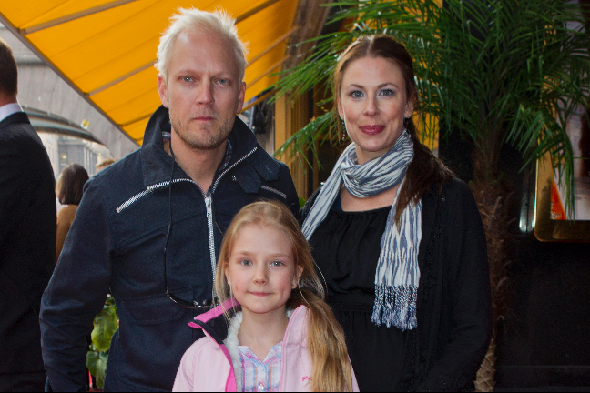 Thomas Järvheden med hustrun Thess och dottern Tuva: "Jag vet att det låter tråkigt, men jag skulle införa demokrati".