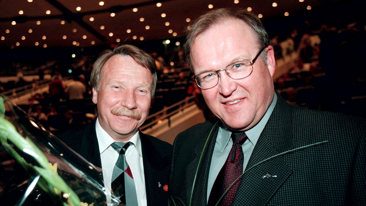 Reepalu med förre S-ledaren Göran Persson.