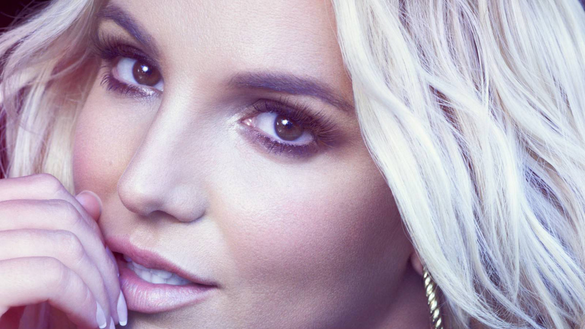 Britney erkänner sina skönhetsingrepp. 