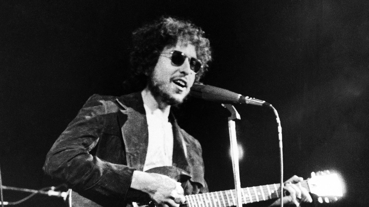 Texten handlade om att Bob Dylan-fans inte är speciellt bra i sängen. 
