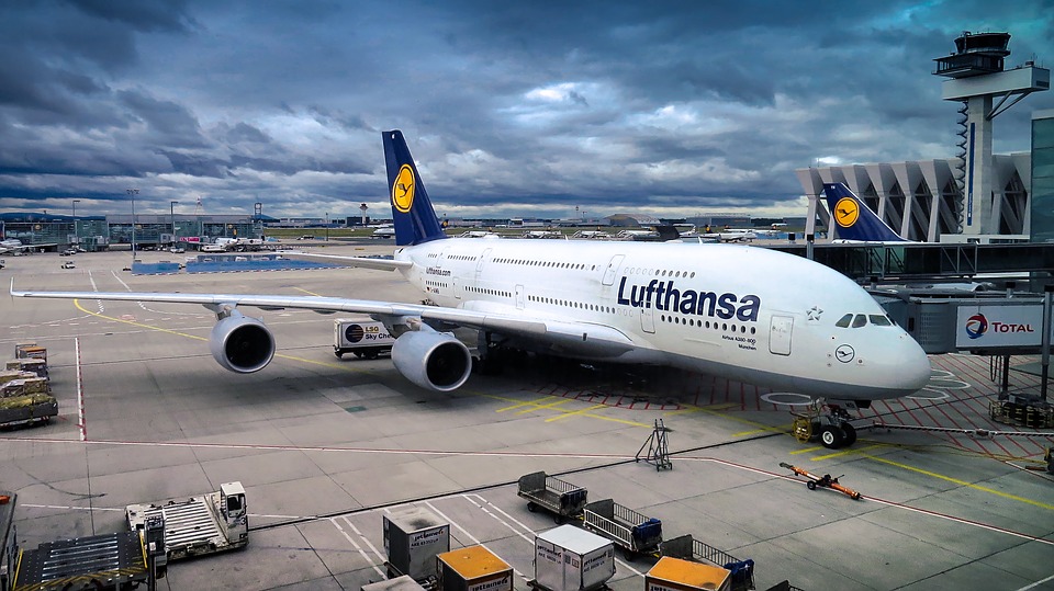 Flygplan från Lufthansa Flygplan från Lufthansa