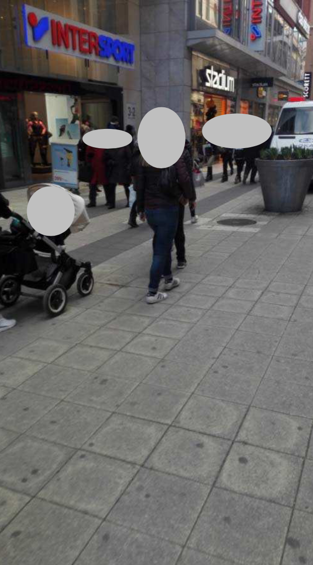 Bild som Akilov tagit på Drottninggatan 3 veckor före dådet Bild som Akilov tagit på Drottninggatan 3 veckor före dådet