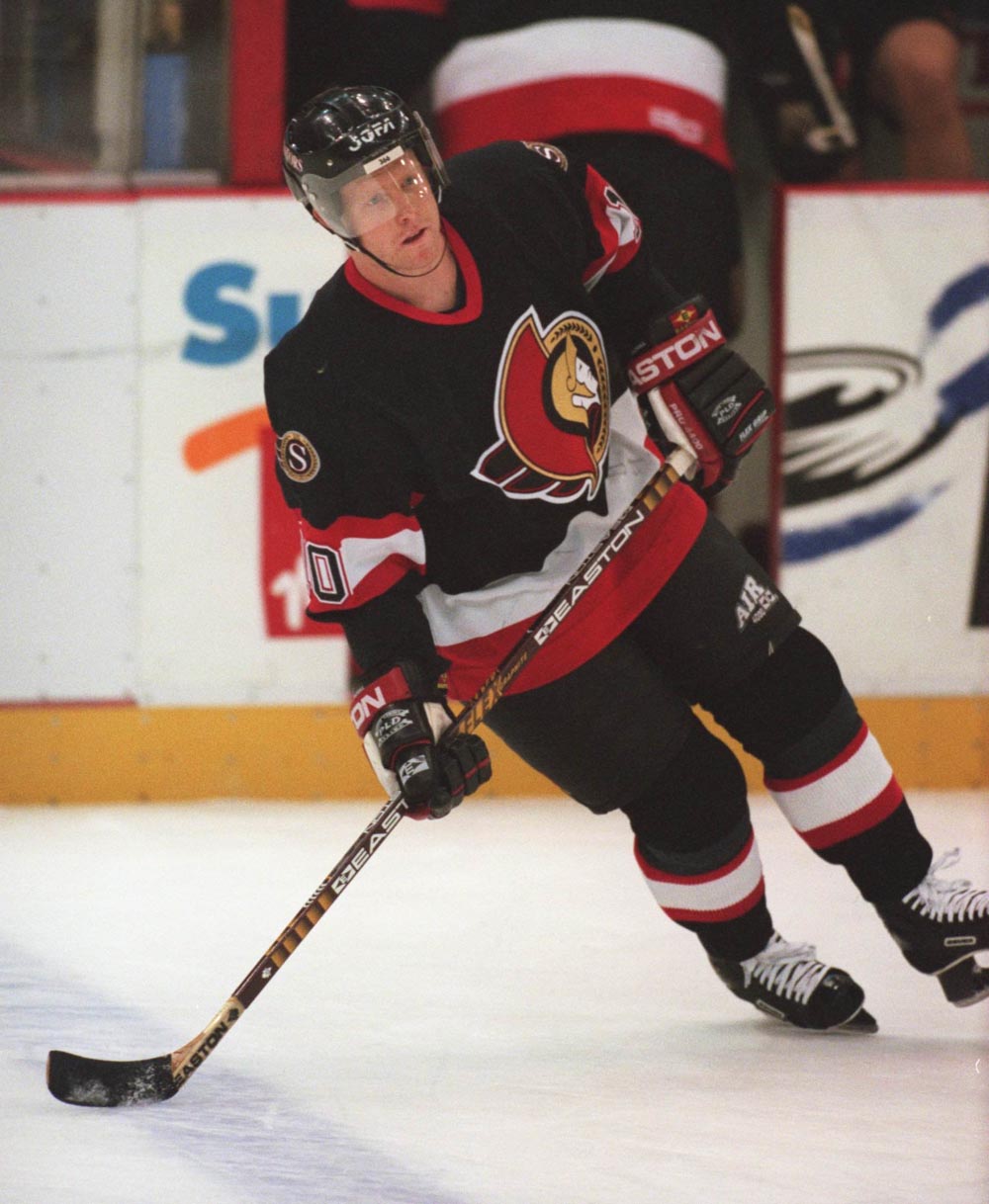 Säsongen  1996-1997 flyttade Dackell till Nordamerika och spelade i Ottawa Senators i fem år.