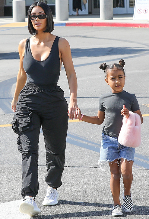 Kim Kardashian och North West Kim Kardashian och North West