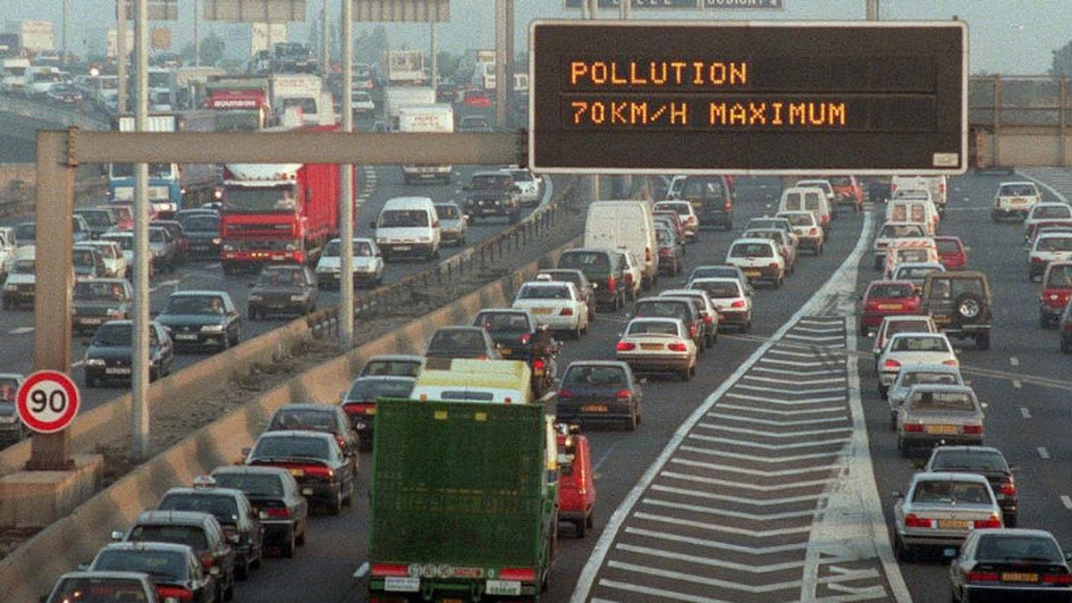 Problemet är allt annat än nytt. Den här bilden togs i Paris 1997, redan då var luftföroreningarna i staden ett allvarligt problem. 