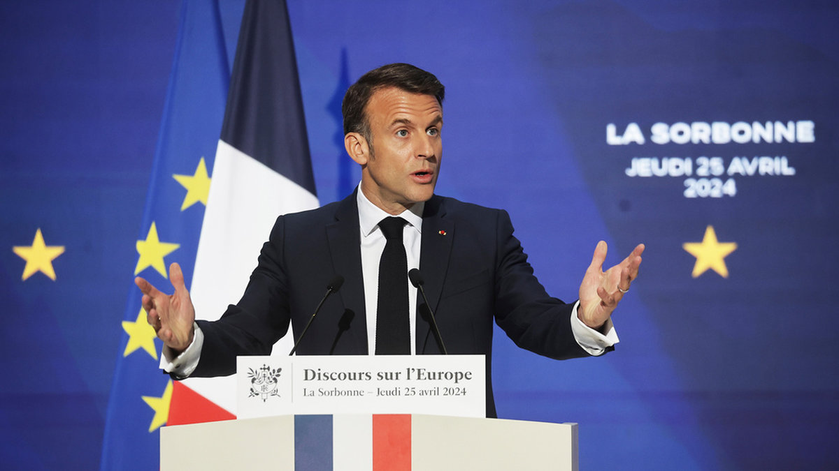 Frankrikes president Emmanuel Macron talar om Europas framtid på Sorbonneuniversitetet i Paris.
