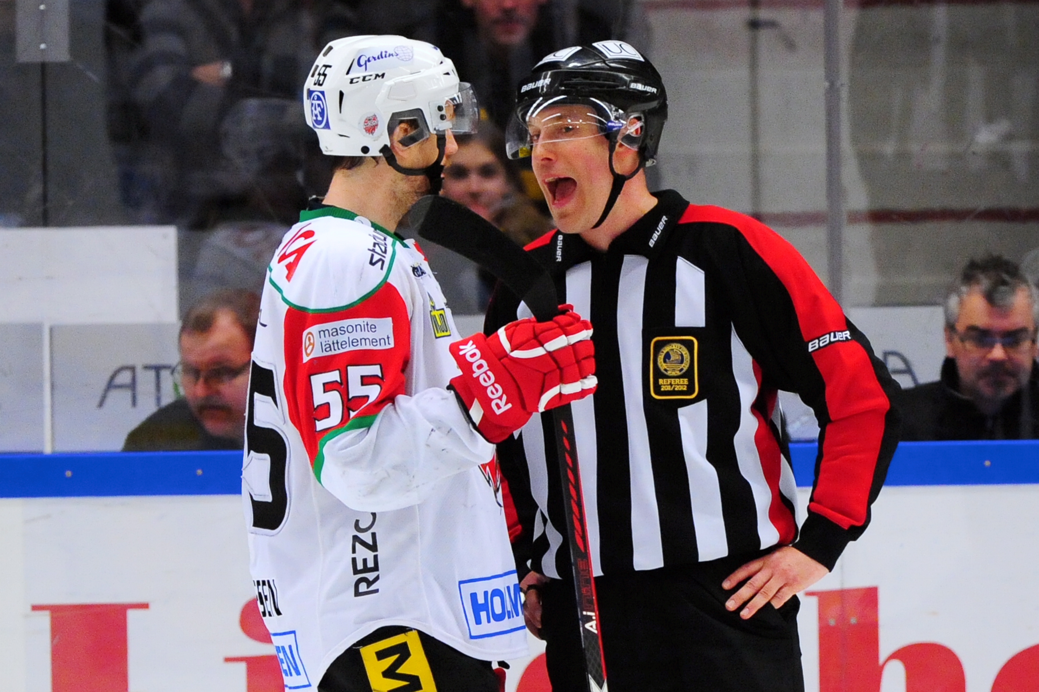 Modo-kaptenen Ole-Kristian Tollefsen var arg på Jimmie Ericsson flera gånger. – Han får tycka vad han vill om mig, säger Saik-kaptenen.