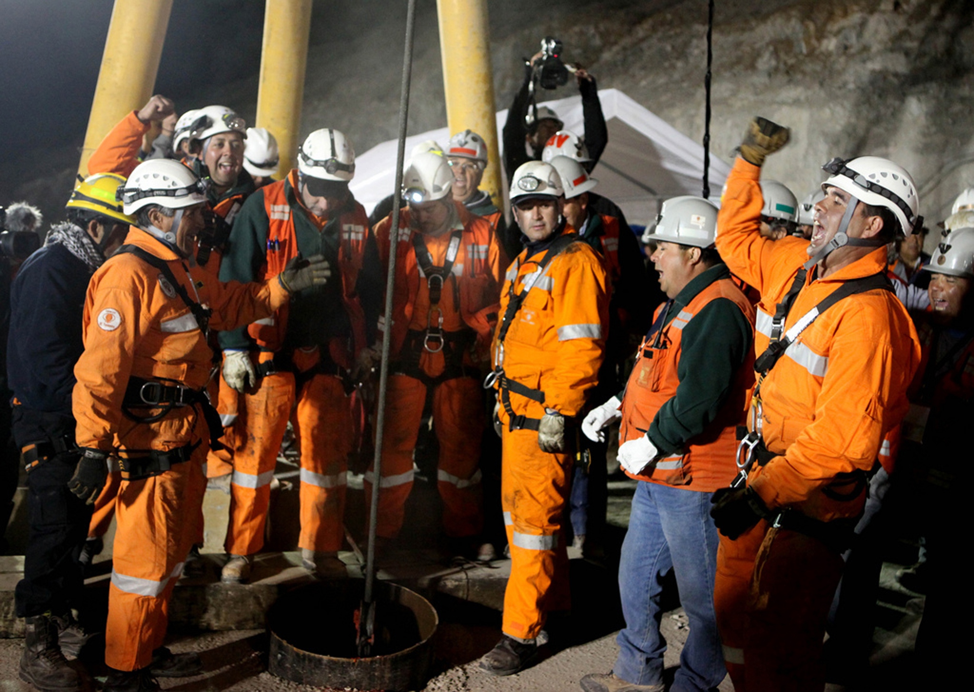 Inte ens ett dygn efter att San José-gruvans arbetare räddats var det dags för nästa olycka i Chile. En 26-årig gruvarbetare omkom i staden Petorca - 500 kilometer från San José-gruvan.