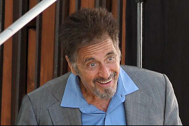 Skattemyndigheten tog saker i pant av Al Pacino 2011, med argumentet att han struntat i att betala skatt under 2008 och 2009. Sammanlagt hade han ignorerat skulder på omkring 1,3 miljoner kronor. 