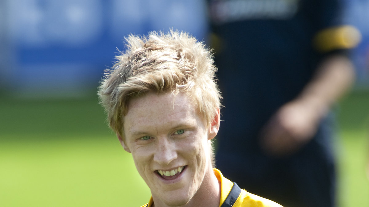 Rasmus Elm spelar för andra matchen i rad från start för Sverige.