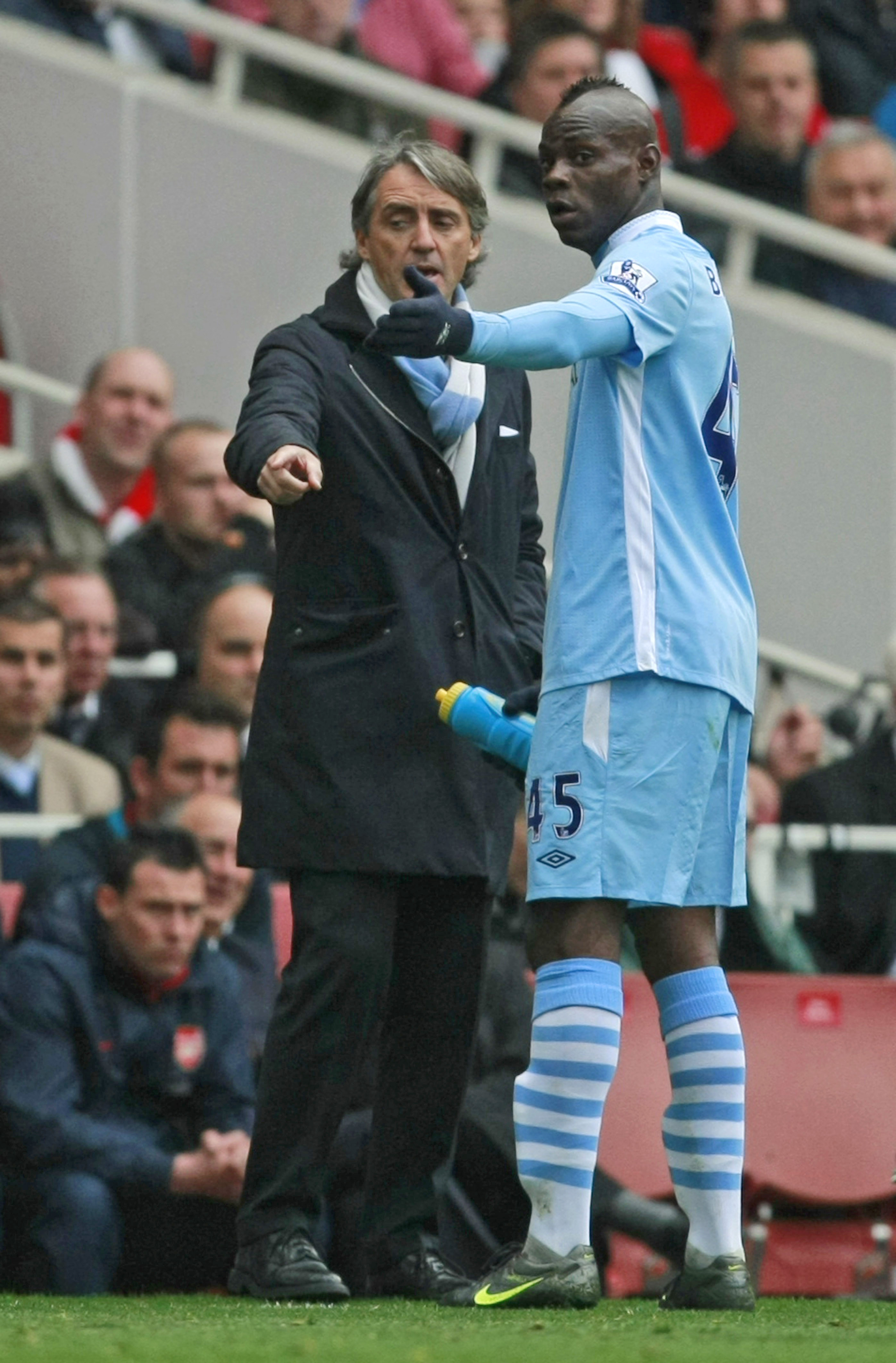 Mancini var märkbart irriterad på Balotelli som dessutom lämnade planen gåendes när City pressade för en kvittering i slutminuterna.