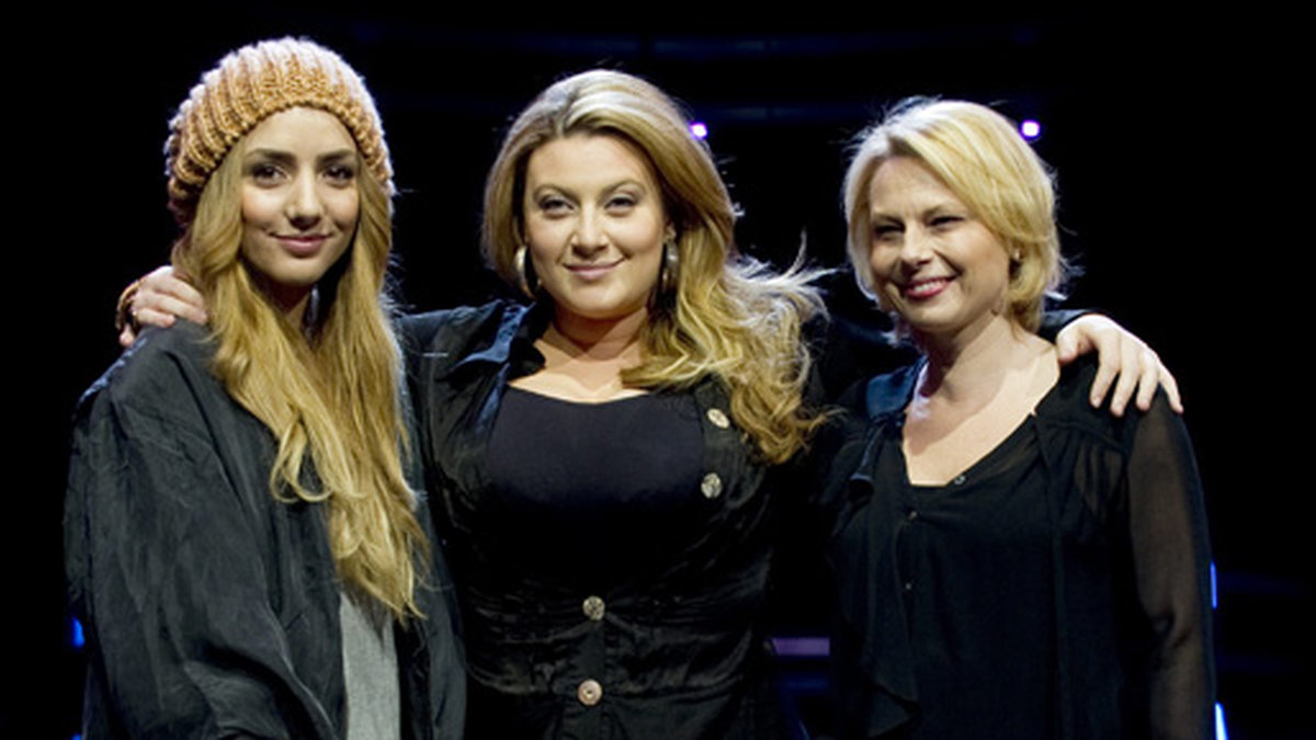 Gina Dirawi, Sarah Dawn Finer och Helena Bergström var programledare för Melodifestivalen år 2012. 