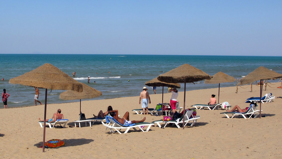 Eller varför inte ligga på en strand i Tunis?