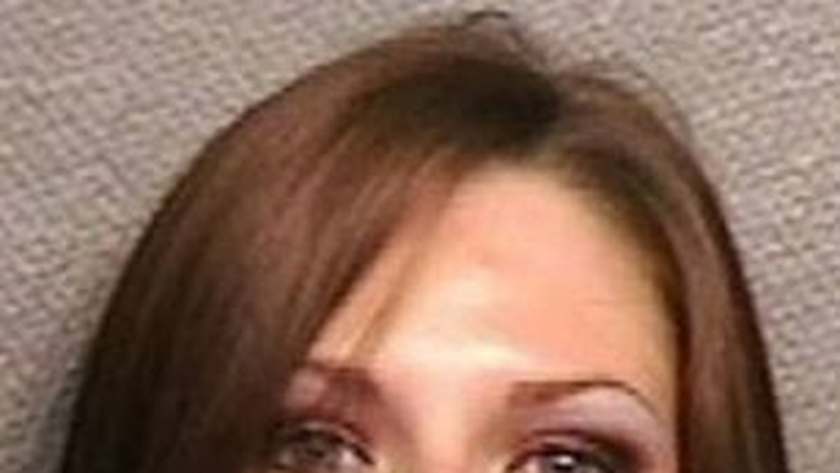 Toni Lee Hopkins greps för brott mot sexköpslagen efter en razzia mot en strippklubb.
