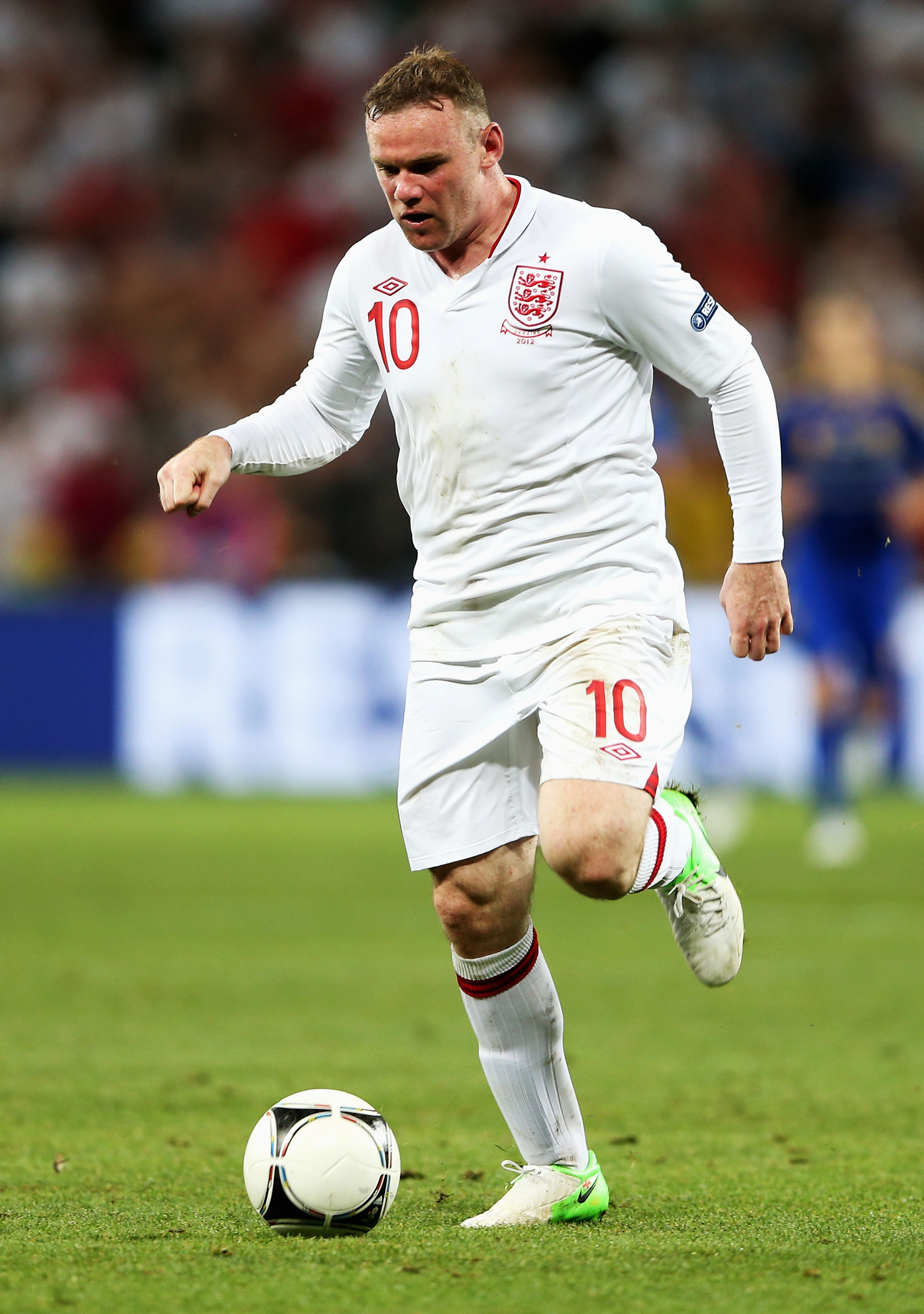 Wayne Rooney var tillbaka för England. Wayne Rooney var tillbaka för England.