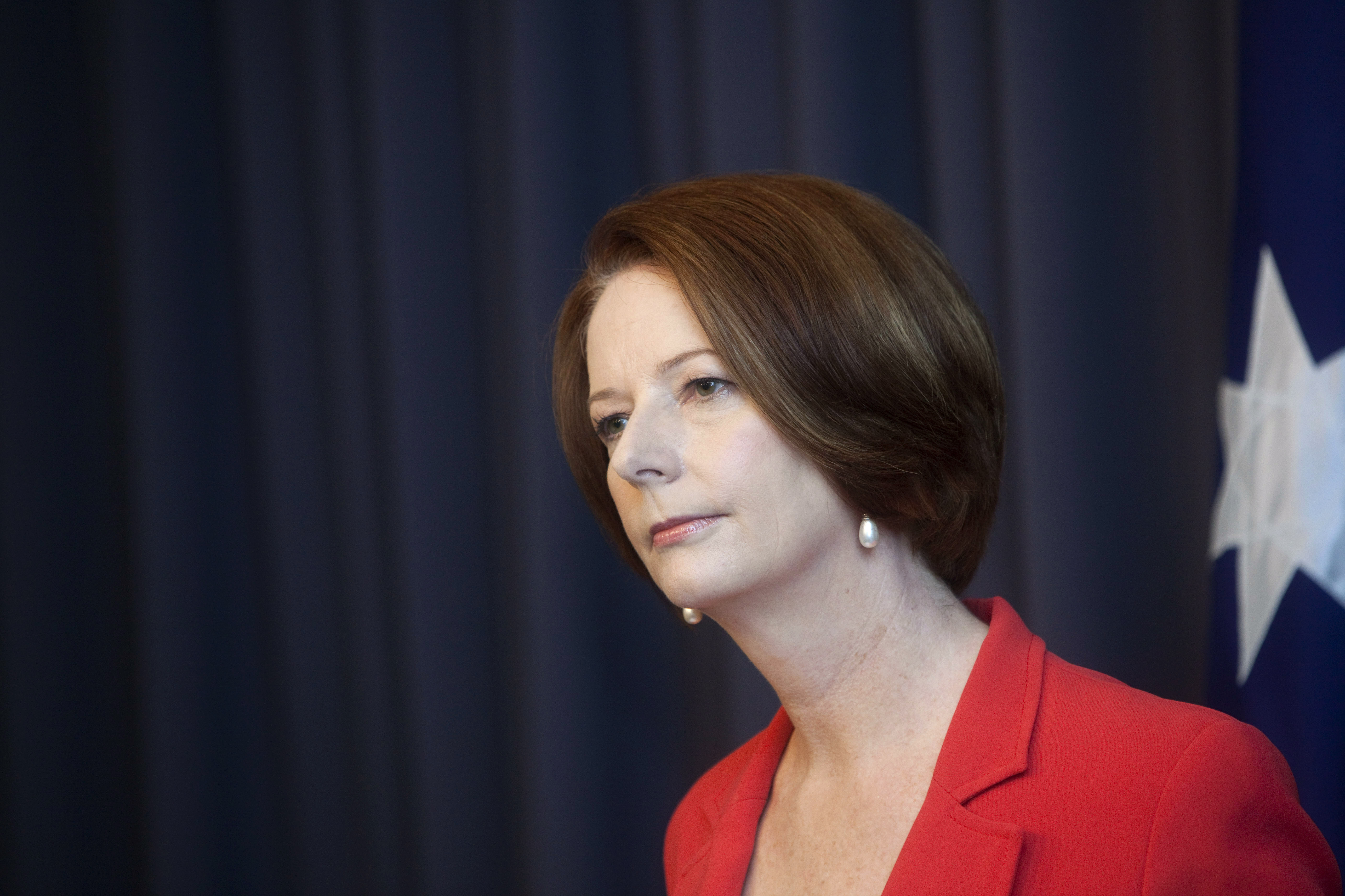 Assange kritiserar premiärministern Julia Gillard.