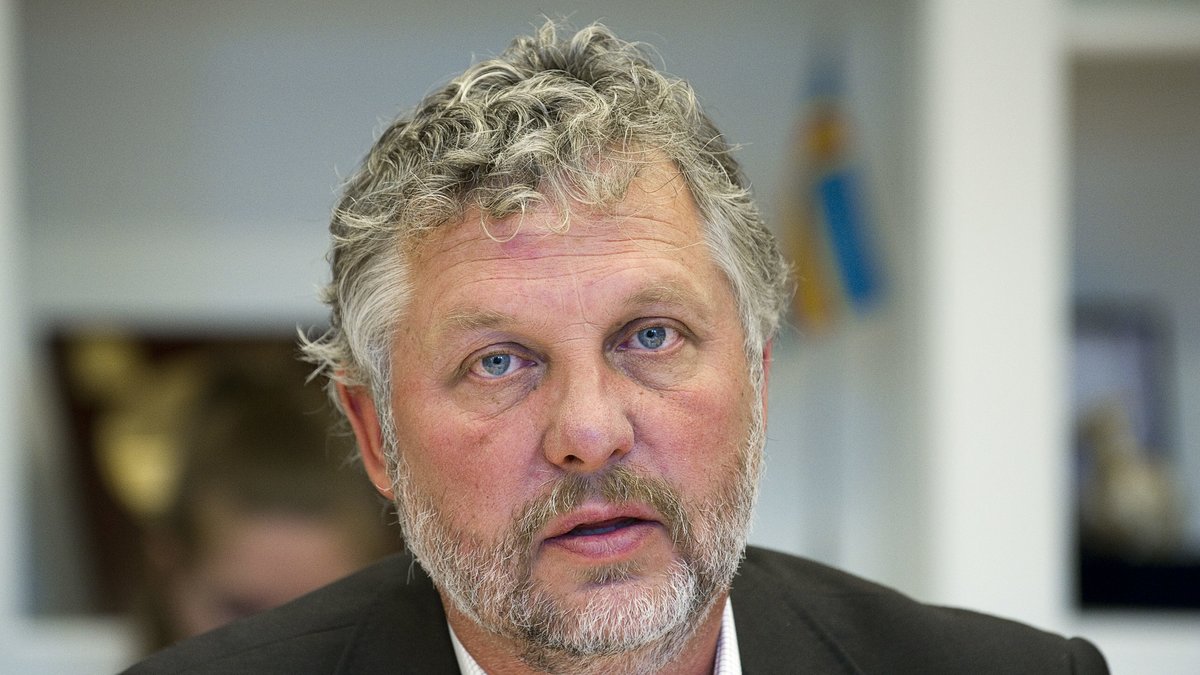 Miljöpartiets Peter Eriksson är besviken över att förslaget röstades igenom.