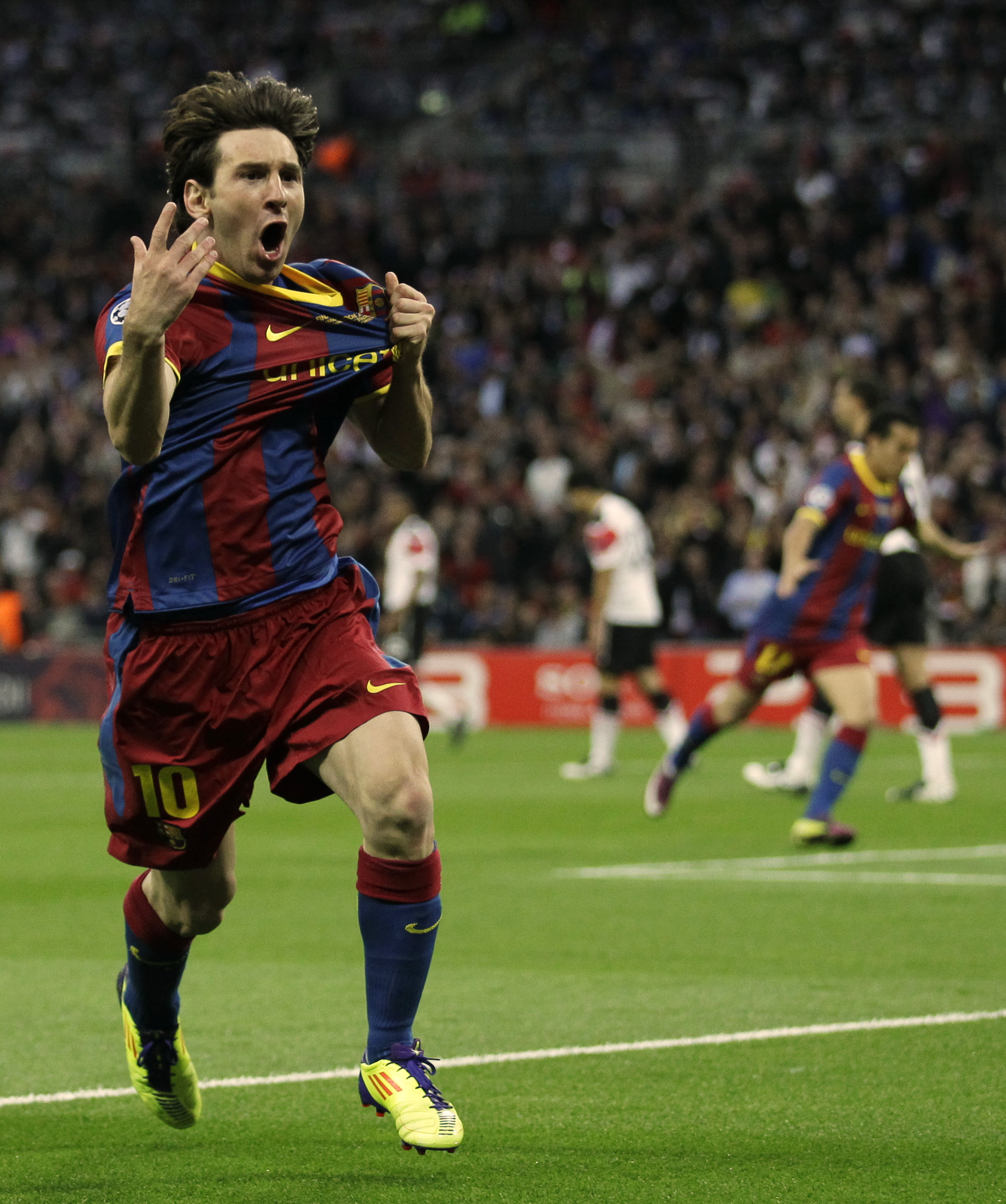 Messi firar nämnda mål mot United. Messi firar nämnda mål mot United.