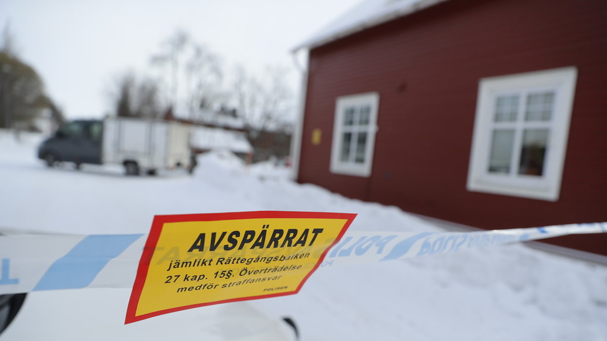 Bilder från villaområdet i Luleå där två personer hittats döda i mars. Arkivbild.