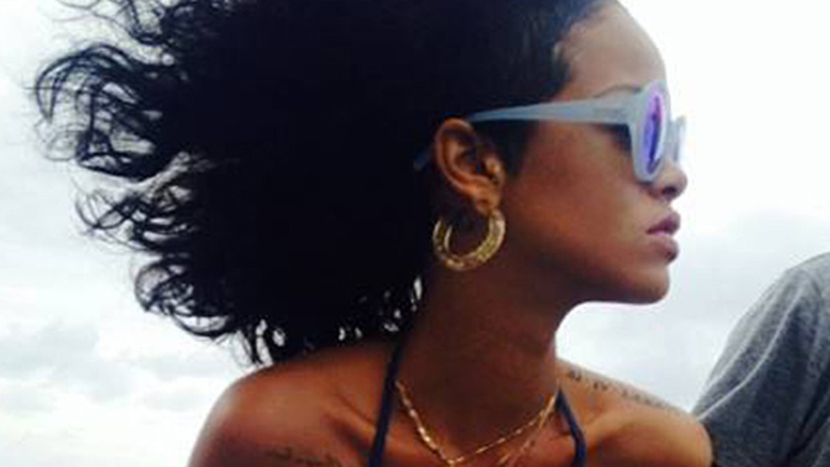 Rihanna njuter av lite semester. 