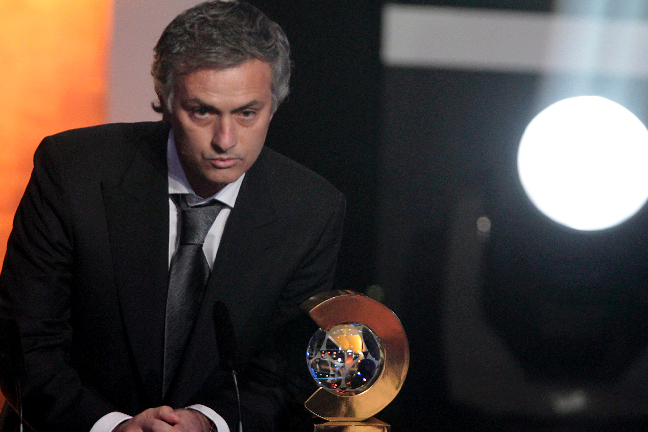 José Mourinho blev årets tränare för den historiska trippeln som "The Special One" vann med Inter förra säsongen.