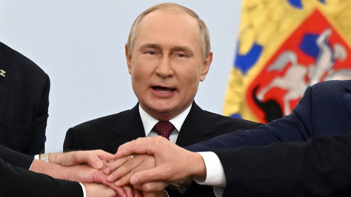 Rysslands president Vladimir Putin har sagt att landet är berett att använda 'alla tillgängliga vapen' för att försvara sig. Arkivbild.