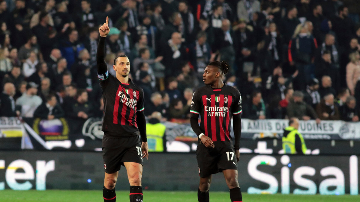 Zlatan Ibrahimovic skrev historia i Milans förlust mot Udinese.