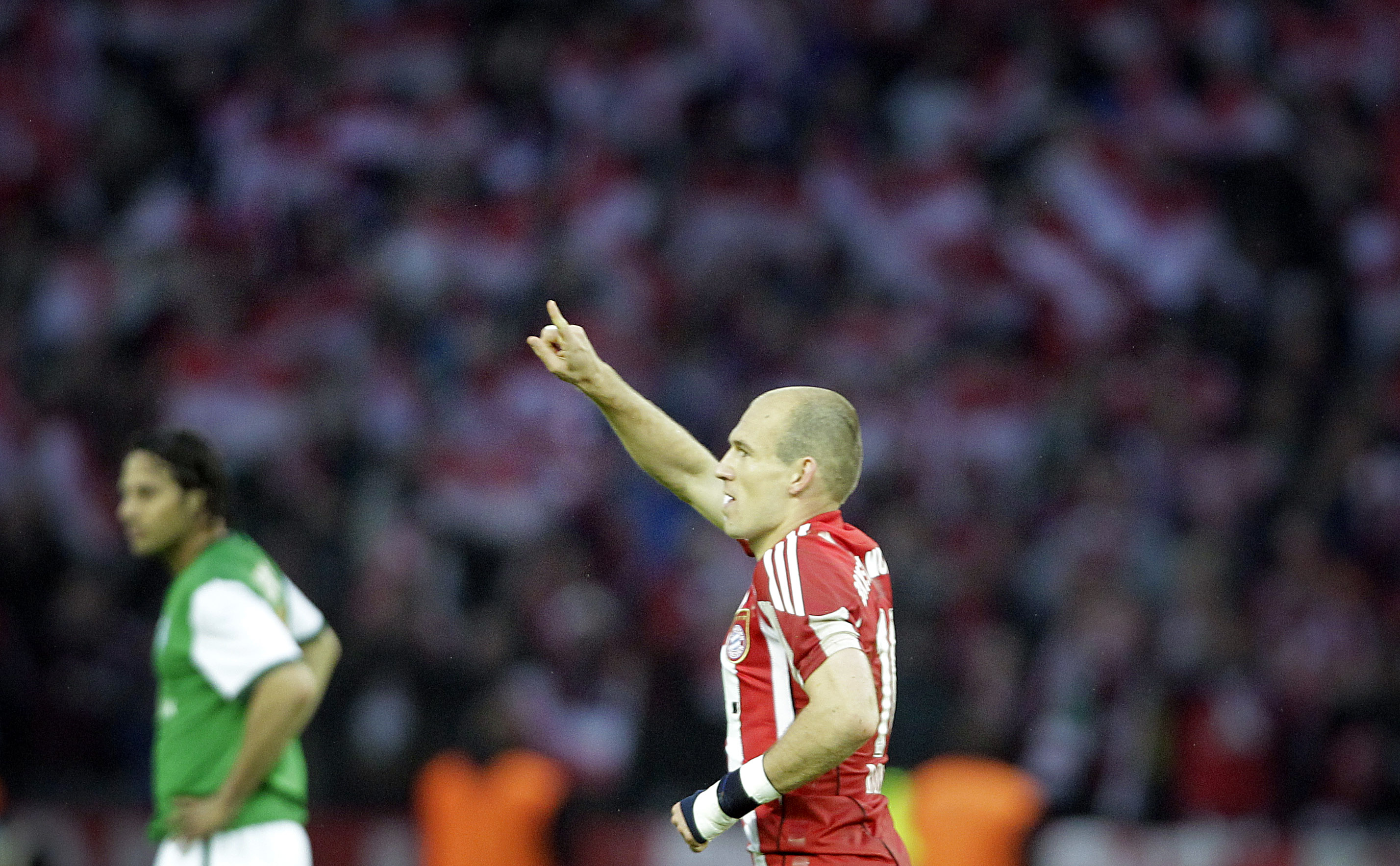 Robben gjorde matchens först mål på straff.
