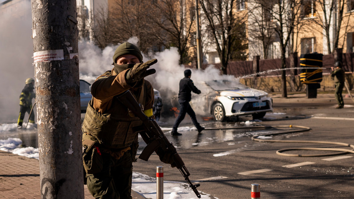 Ukrainska soldater i Kiev på lördagen.