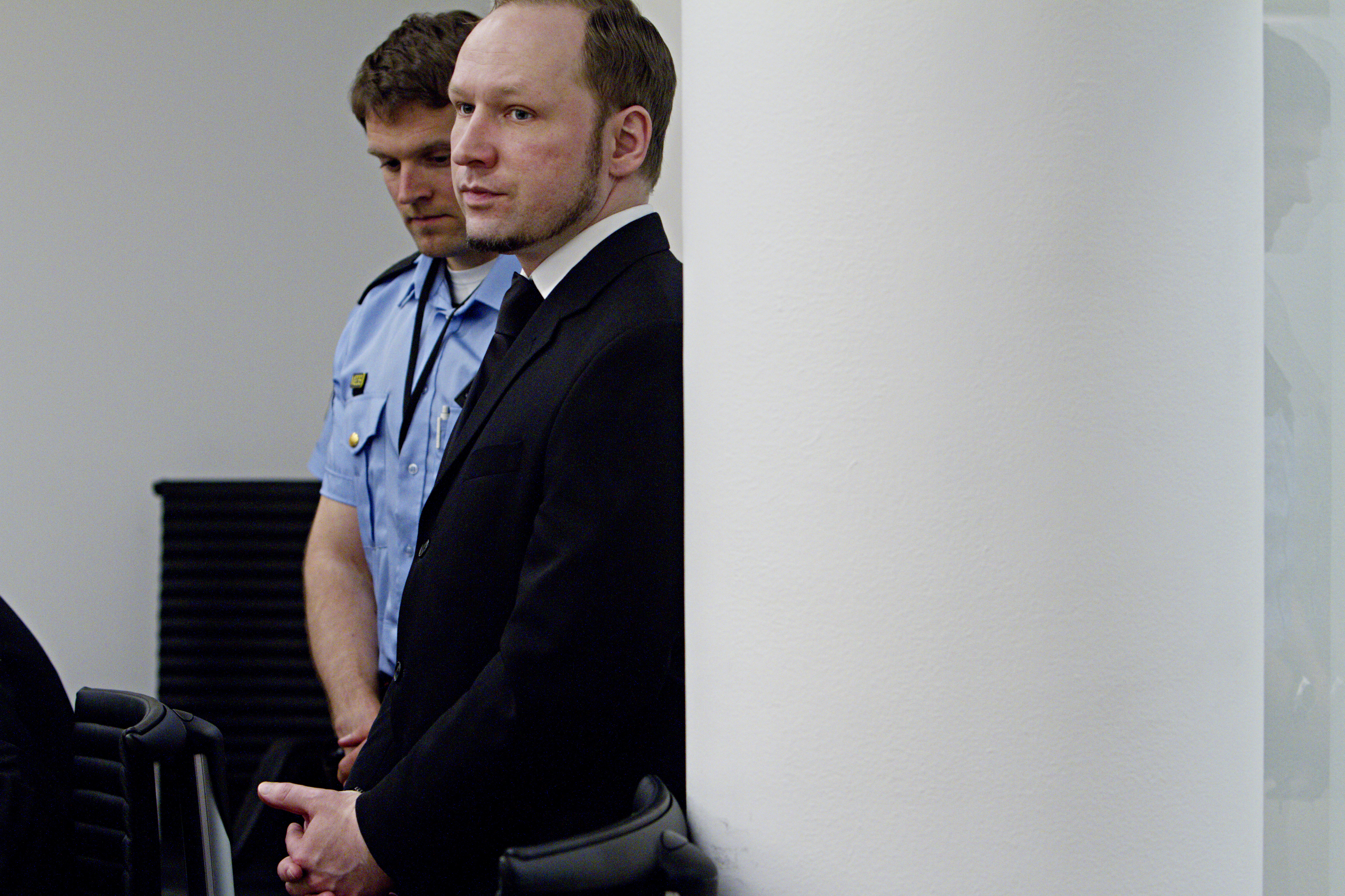 Fem nya vittnen hördes under rättegångens 18:e dag mot terroristen Anders Behring Breivik.