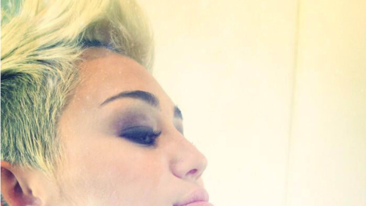 Miley Cyrus i våriga pasteller. 