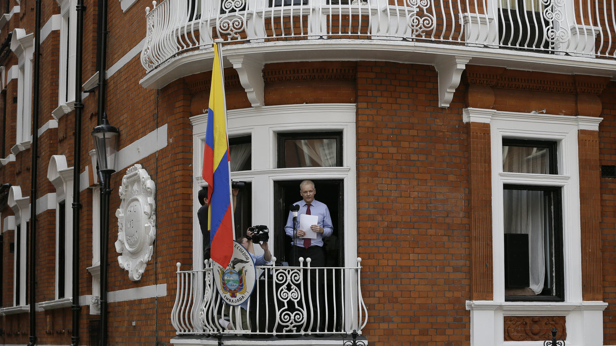 Talade från balkongen på Ecuadors ambassad