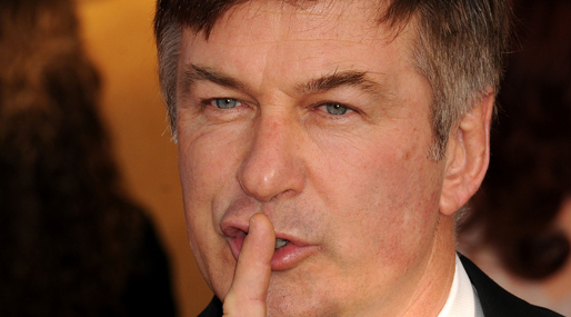 Alec Baldwin kanske borde prata med små bokstäver i fortsättningen... Alec Baldwin kanske borde prata med små bokstäver i fortsättningen...