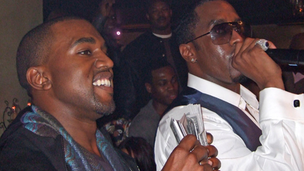 Här ser vi Kanye festa med polaren P Diddy år 2006.