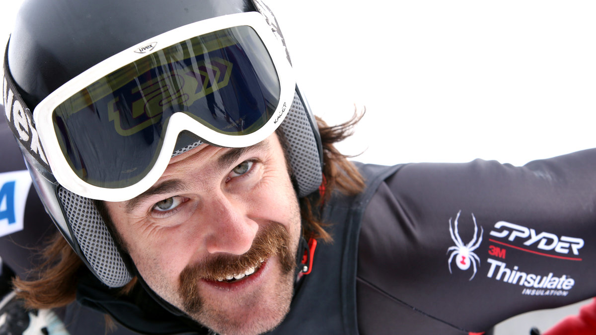 Warner Nickerson är en amerikansk skidåkare och har en riktigt ståtlig mustasch.