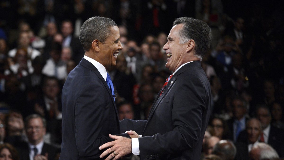 När Romney gratulerade Obama och sa att presidentens kommande fyra år skulle bli lyckosamma, hördes spridda applåder från republikanska anhängare. 