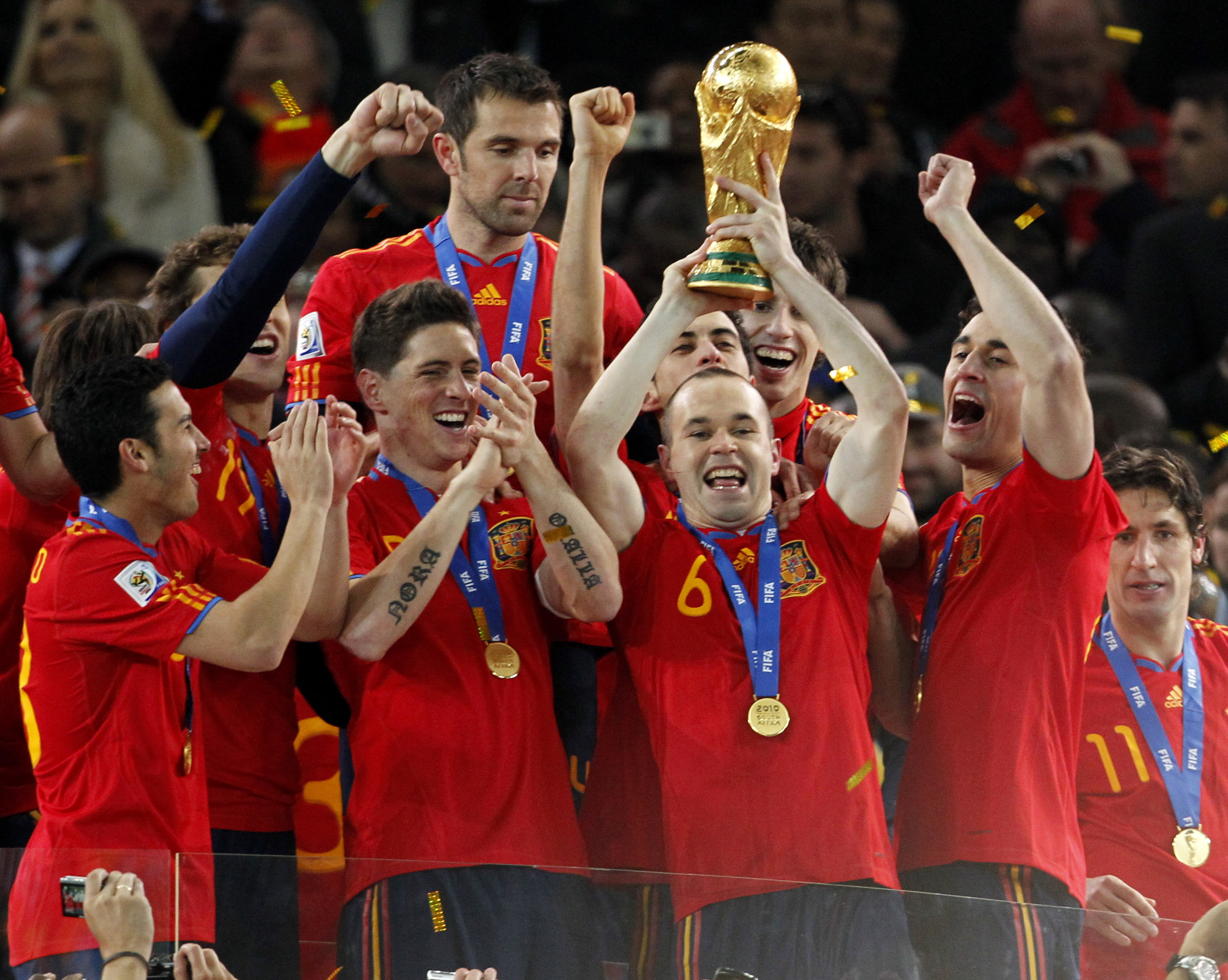 Spanien förlorade sin öppningsmatch mot Schweiz i VM 2010 – och vann sedan hela turneringen.