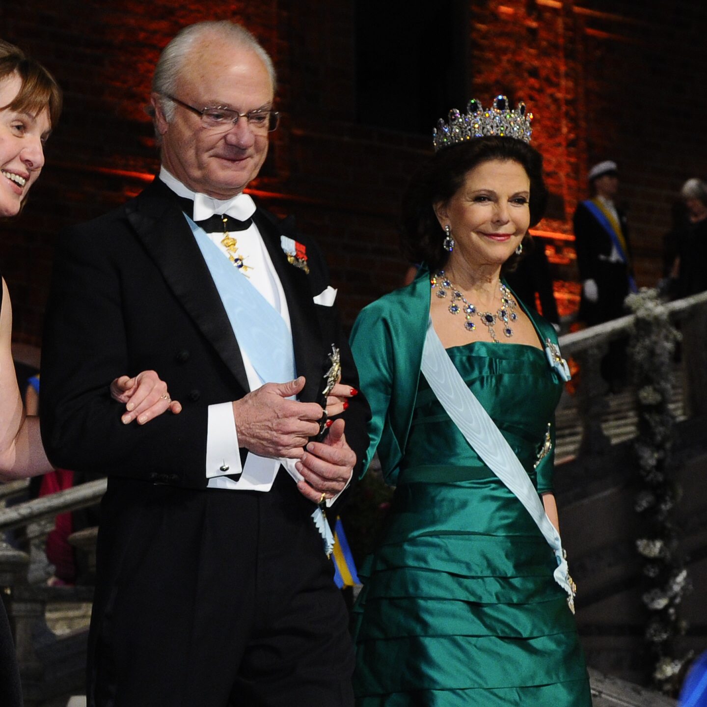 Avgå, Kungligt, kronprinsessan Victoria, Kung Carl XVI Gustaf, Hovet