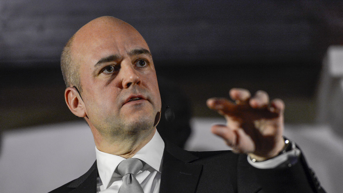 Även Fredrik Reinfeldt tappar.