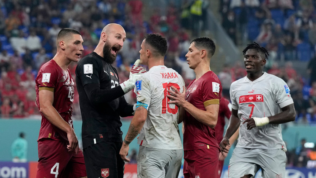 Serbien utreds av Fifa för det stökiga mötet med Schweiz.