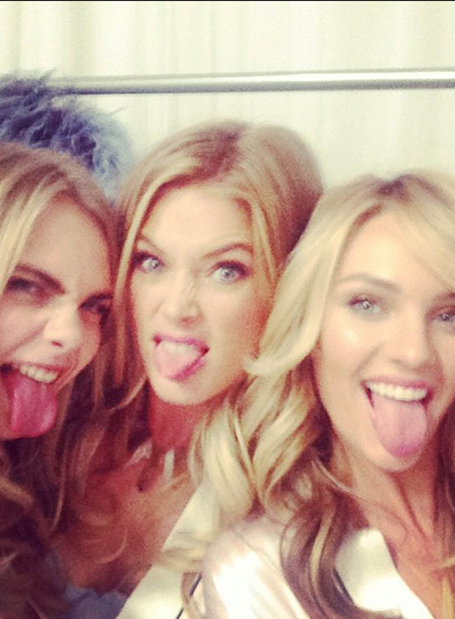Cara Delevingne, Doutzen Kroes och Candice Swanepoel bjuder på grimaser. Cara Delevingne, Doutzen Kroes och Candice Swanepoel bjuder på grimaser.