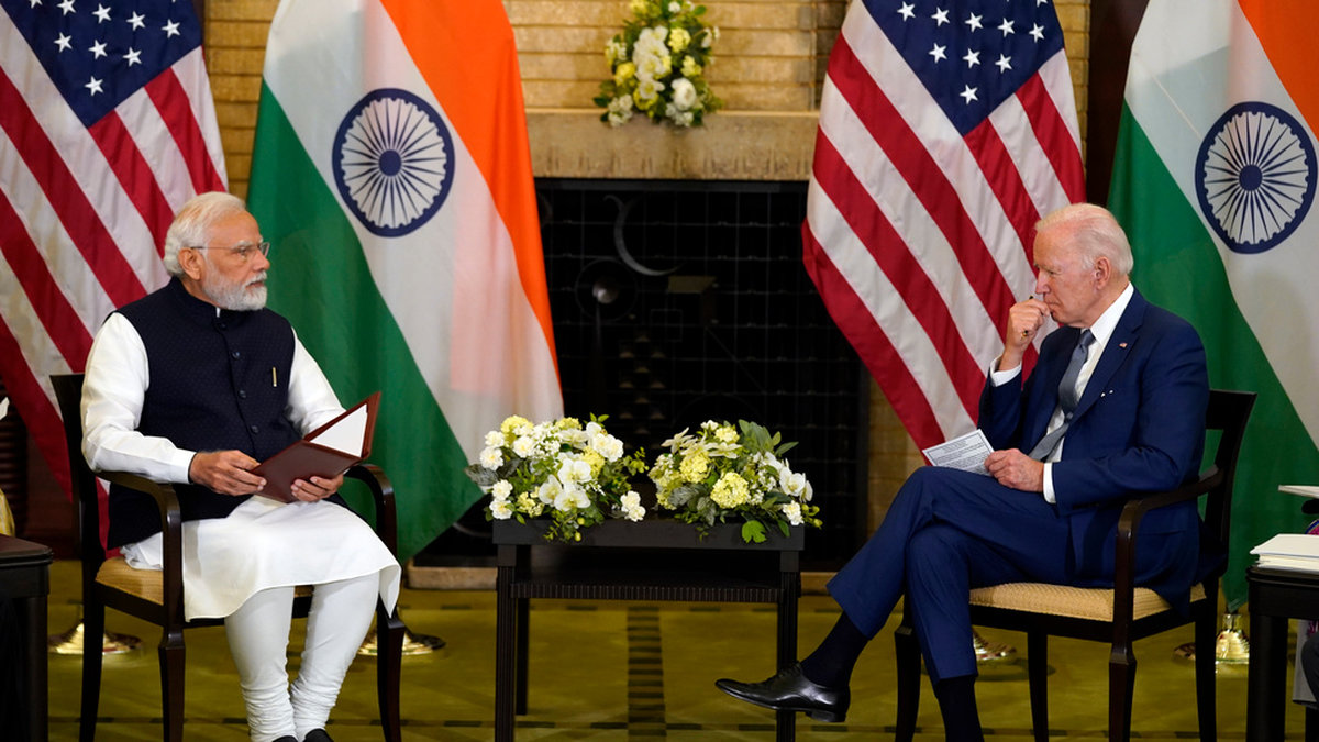 Indiens premiärminister Narendra Modi och USA:s president Joe Biden under Quad-mötet i Tokyo.