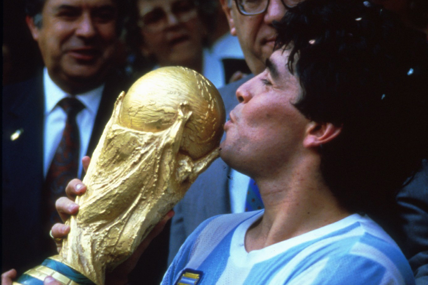 Maradona var VM:s bäste spelare och ledde sitt Argentina till VM-guld. Men han blev bestulen på guldbollen.