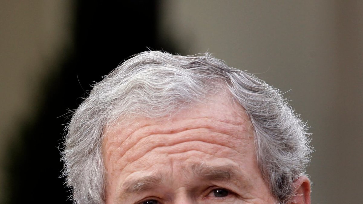 George W Bush stödjer pressfriheten.