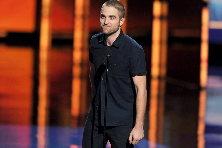 21. Det lär inte finnas en lista över världens hetaste män där Robert Pattinson inte är med. 21. Det lär inte finnas en lista över världens hetaste män där Robert Pattinson inte är med.