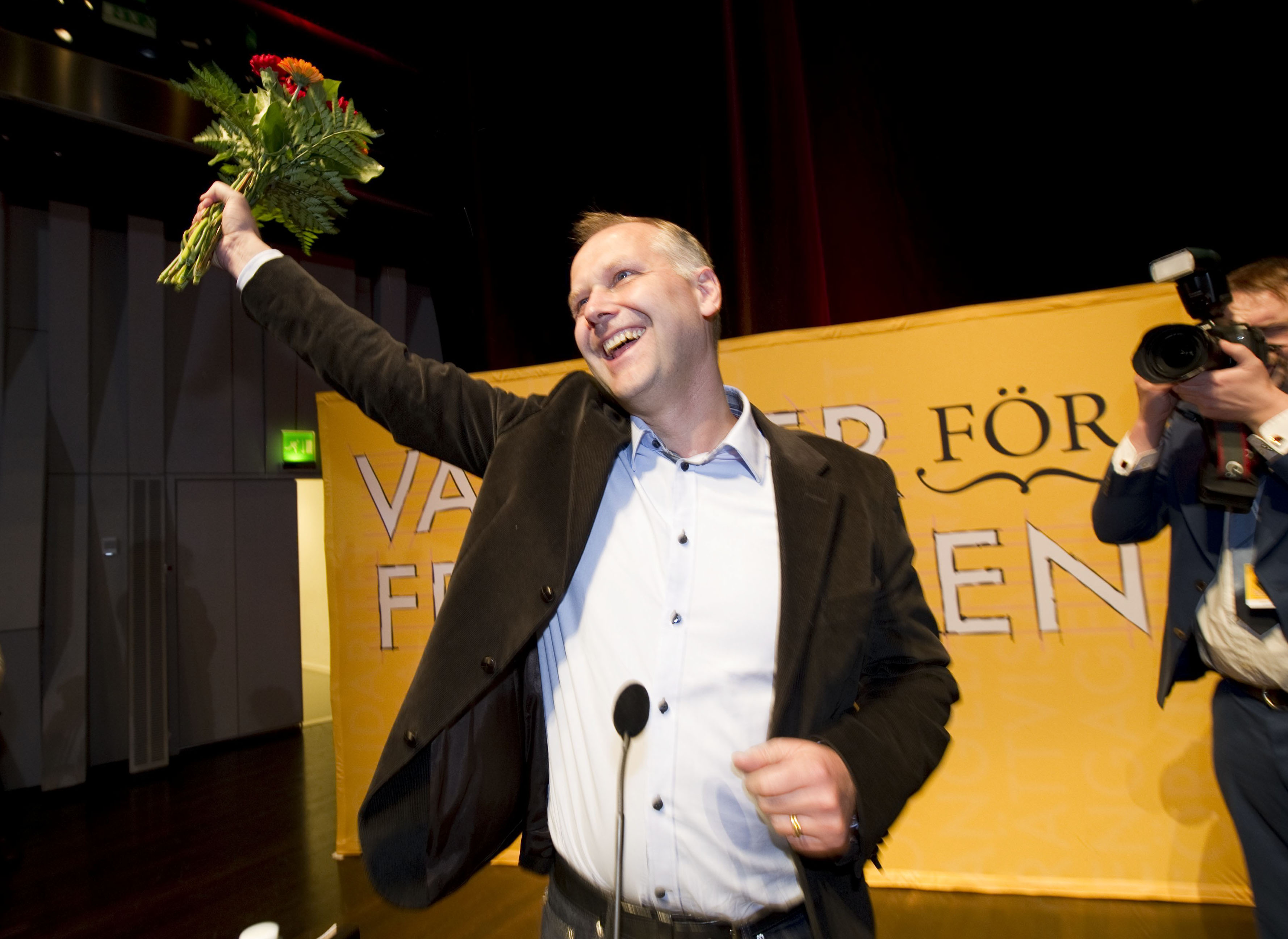 Förhandsfavoriten Jonas Sjöstedt blev som väntat ny partiledare för Vänsterpartiet.