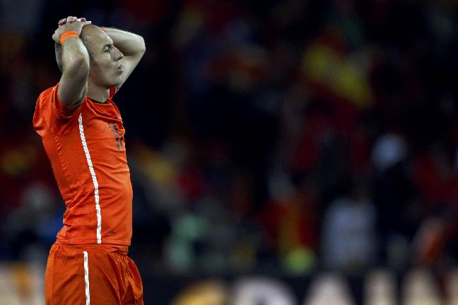 Arjen Robben är lårskadad och finns inte med i Hollands kvaltrupp mot San Marino och Finland. 